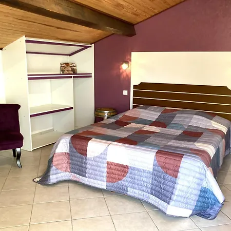 La Halte De Segondignac 3* Saint-Germain-dʼEsteuil