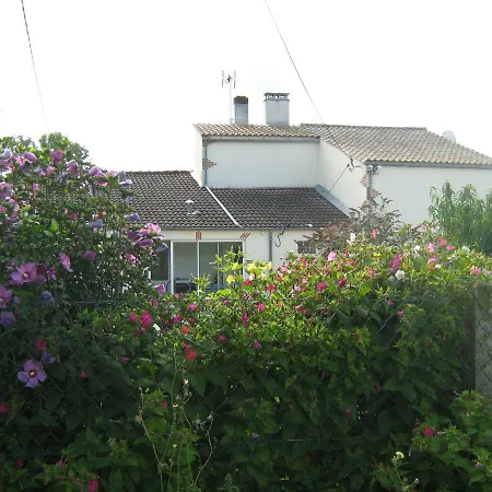 La Halte De Segondignac Couette-café 3*